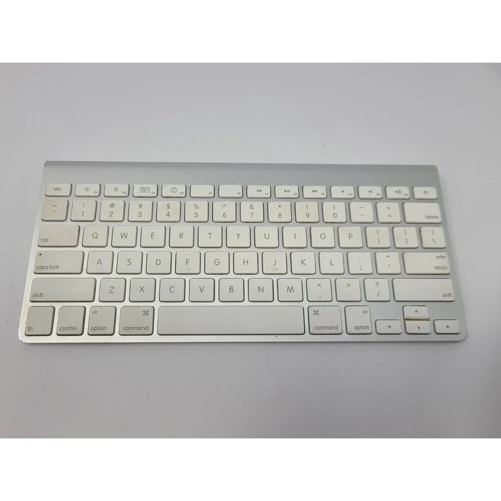 Apple Wireless Keyboard Bluetooth English A1314 Silver Used No Box